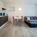 Midavkl Apartment *