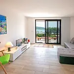 Midavkl Apartment *