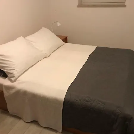 Midavkl Appartement Pirovac