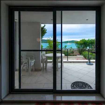 Midavkl Apartment Pirovac